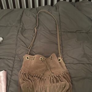 Chic Tan Fringed Suede Shoulder Bag